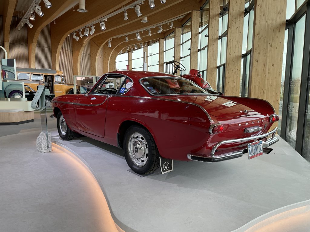 Volvo P1800