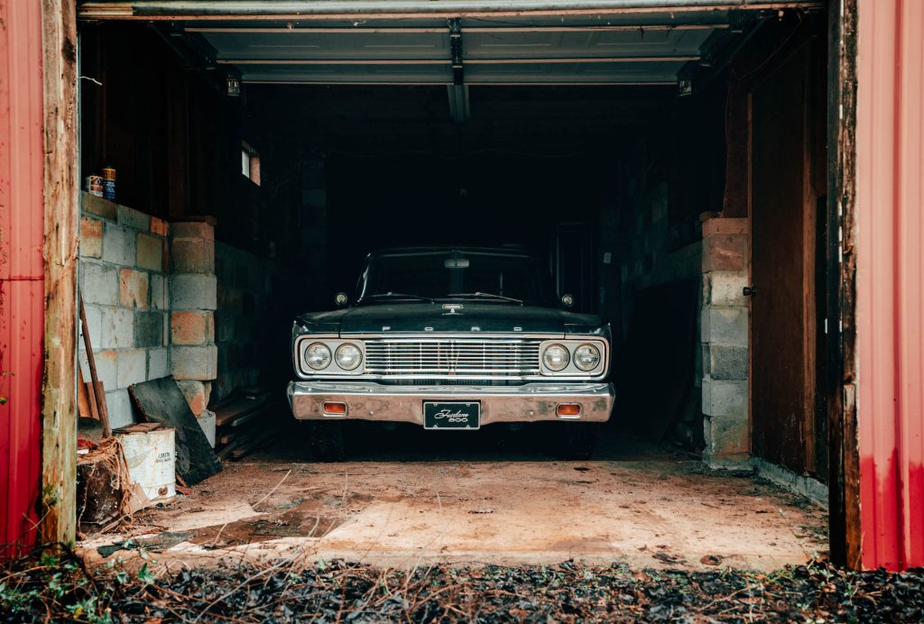 Ford-Fairlane-Barn-Find front