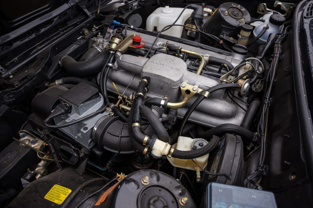 BMW-333i-South-Africa engine